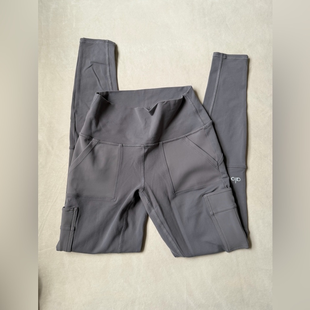 Alo Yoga Women's High Waist Cargo Leggings in a Purple Dusk color